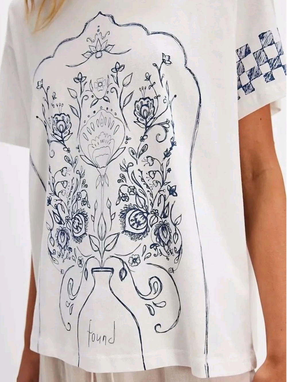 NWOT! Found Bouquet Flowers Tee